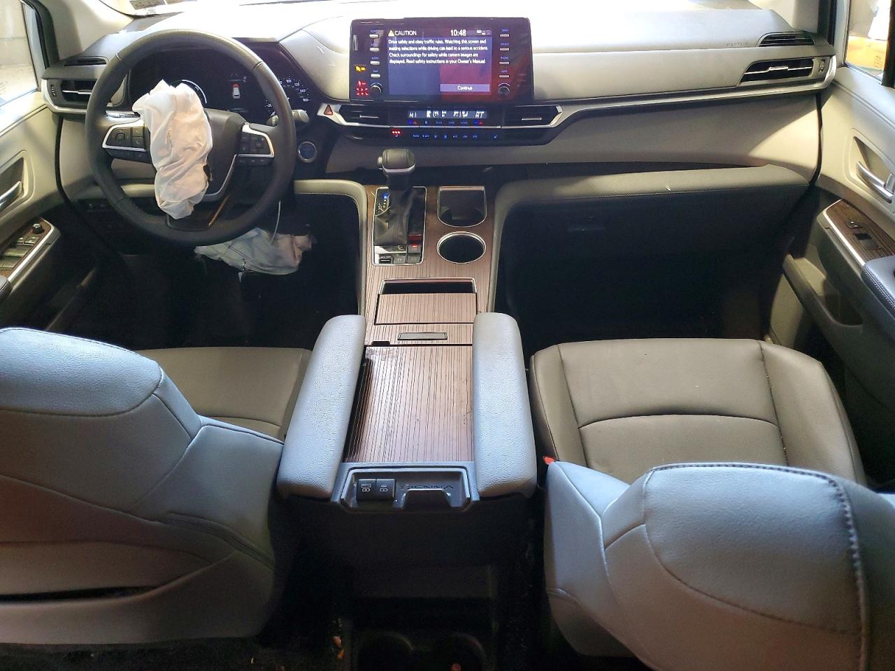 TOYOTA SIENNA 2023 — 9