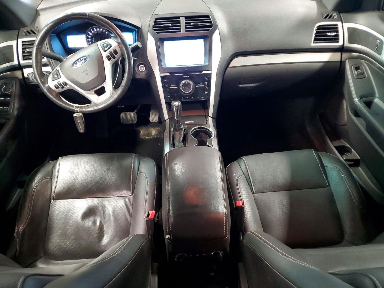 FORD EXPLORER 2015 — 9