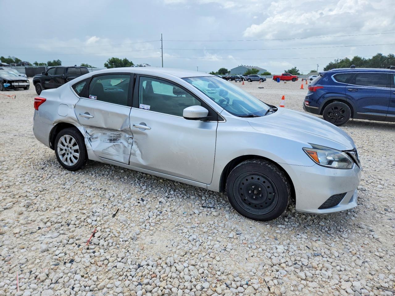 NISSAN SENTRA 2016 — 5