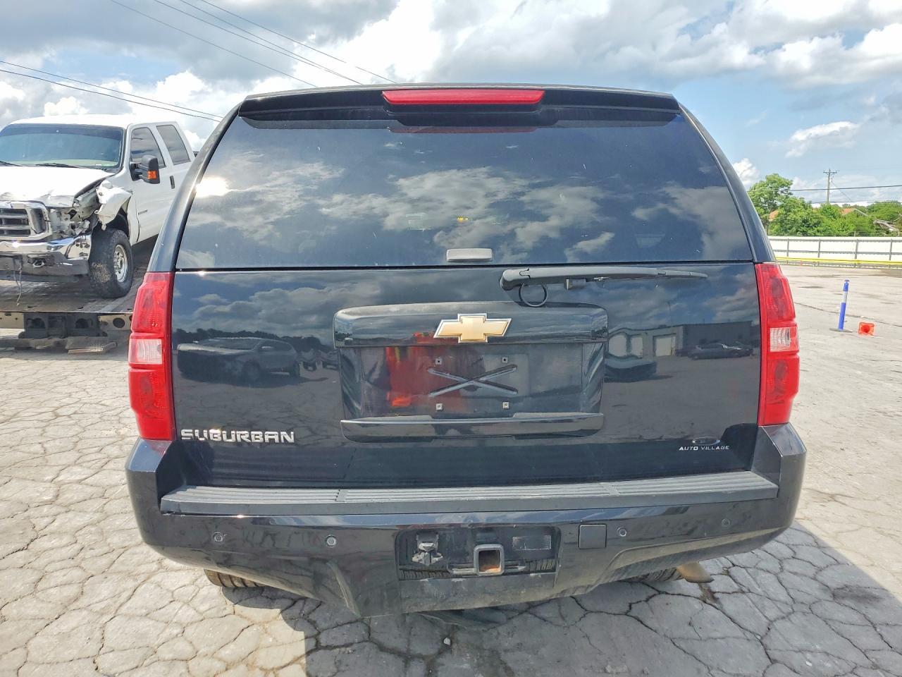 CHEVROLET SUBURBAN 2007 — 7