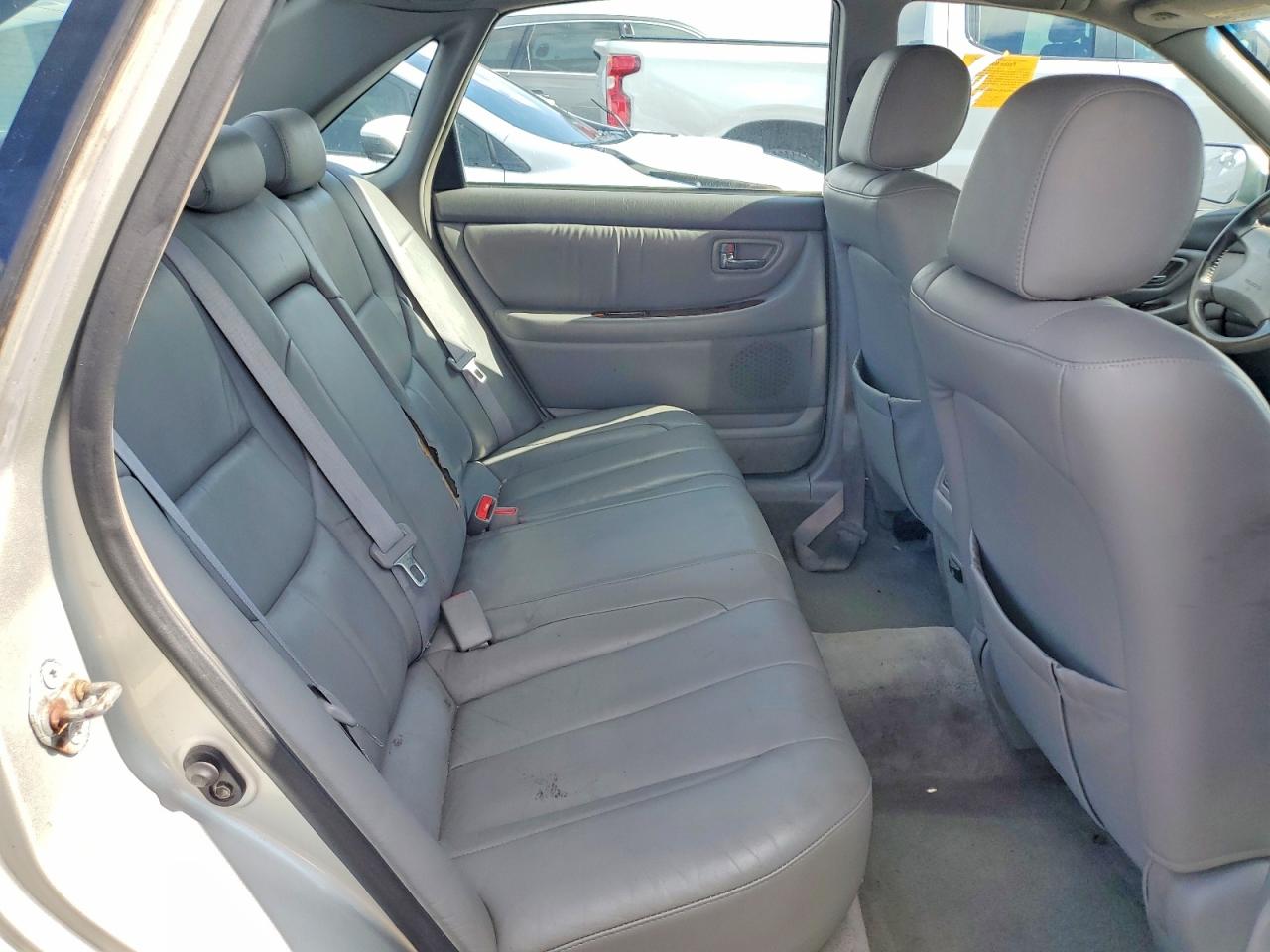 TOYOTA AVALON 2000 — 11