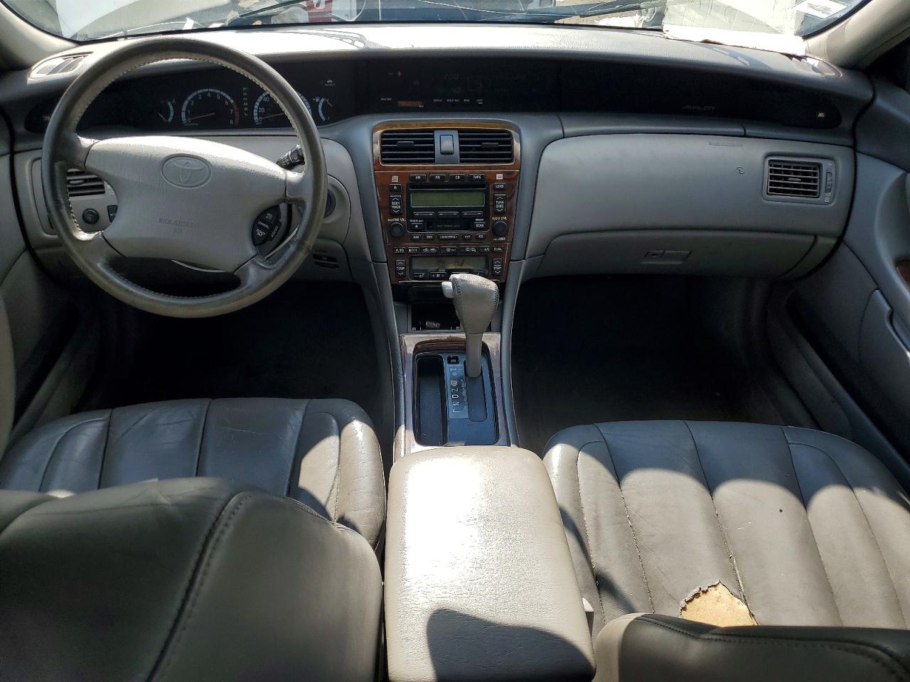 TOYOTA AVALON 2000 — 9