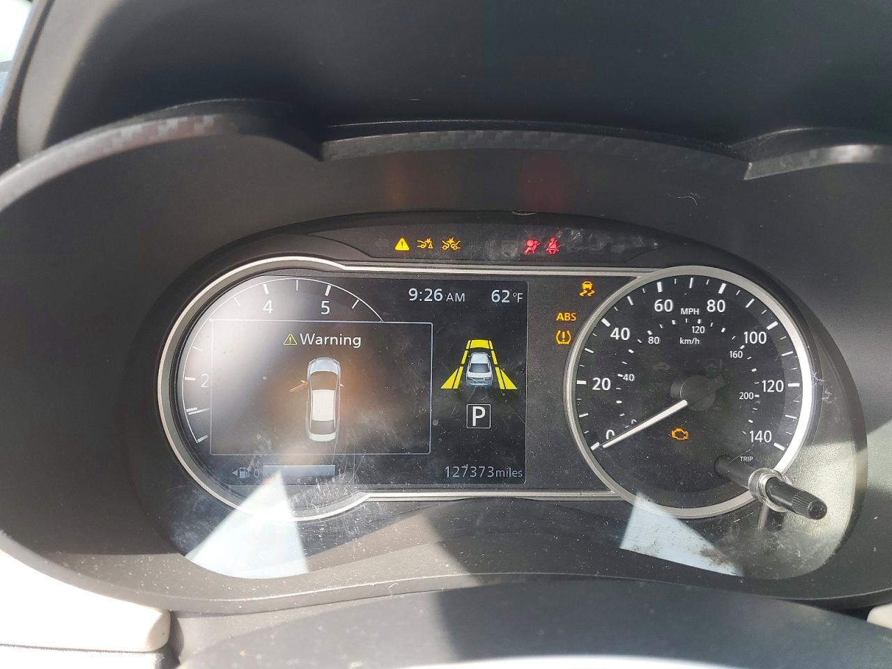 NISSAN VERSA 2020 — 10