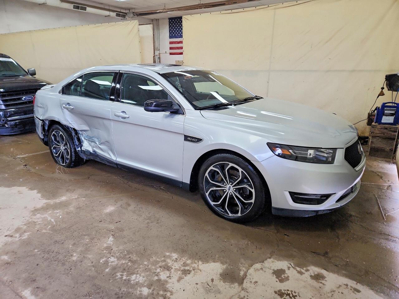 FORD TAURUS 2018 — 5