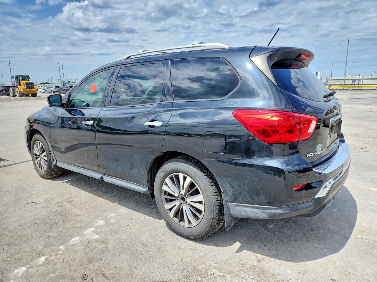 NISSAN PATHFINDER 2017 — 3