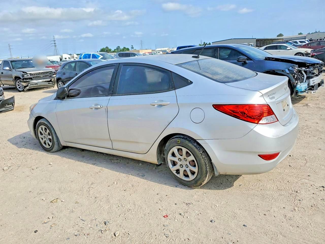HYUNDAI ACCENT 2014 — 3