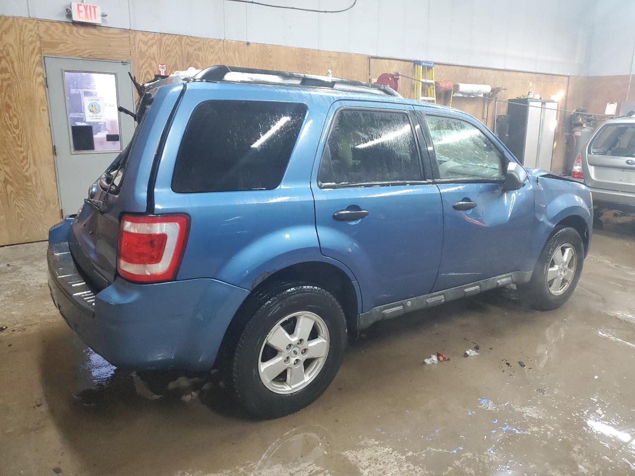 FORD ESCAPE 2009 — 4