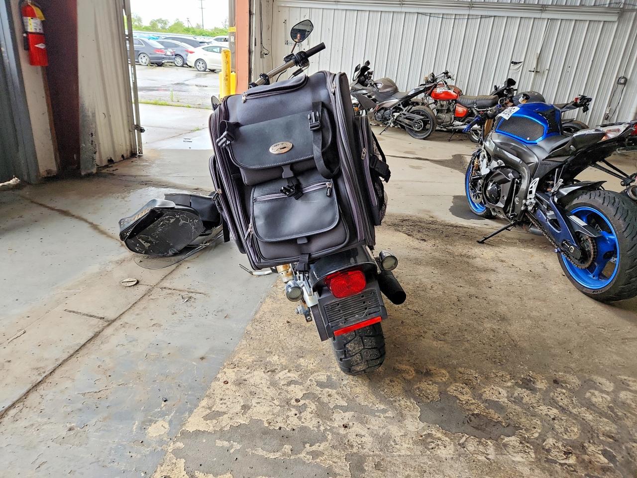 HARLEY-DAVIDSON FXDF 2010 — 5