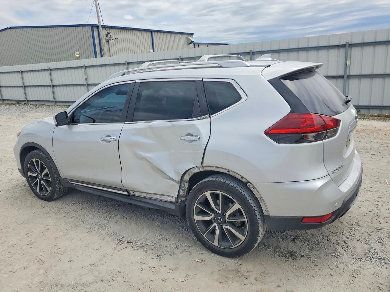 NISSAN ROGUE 2019 — 3