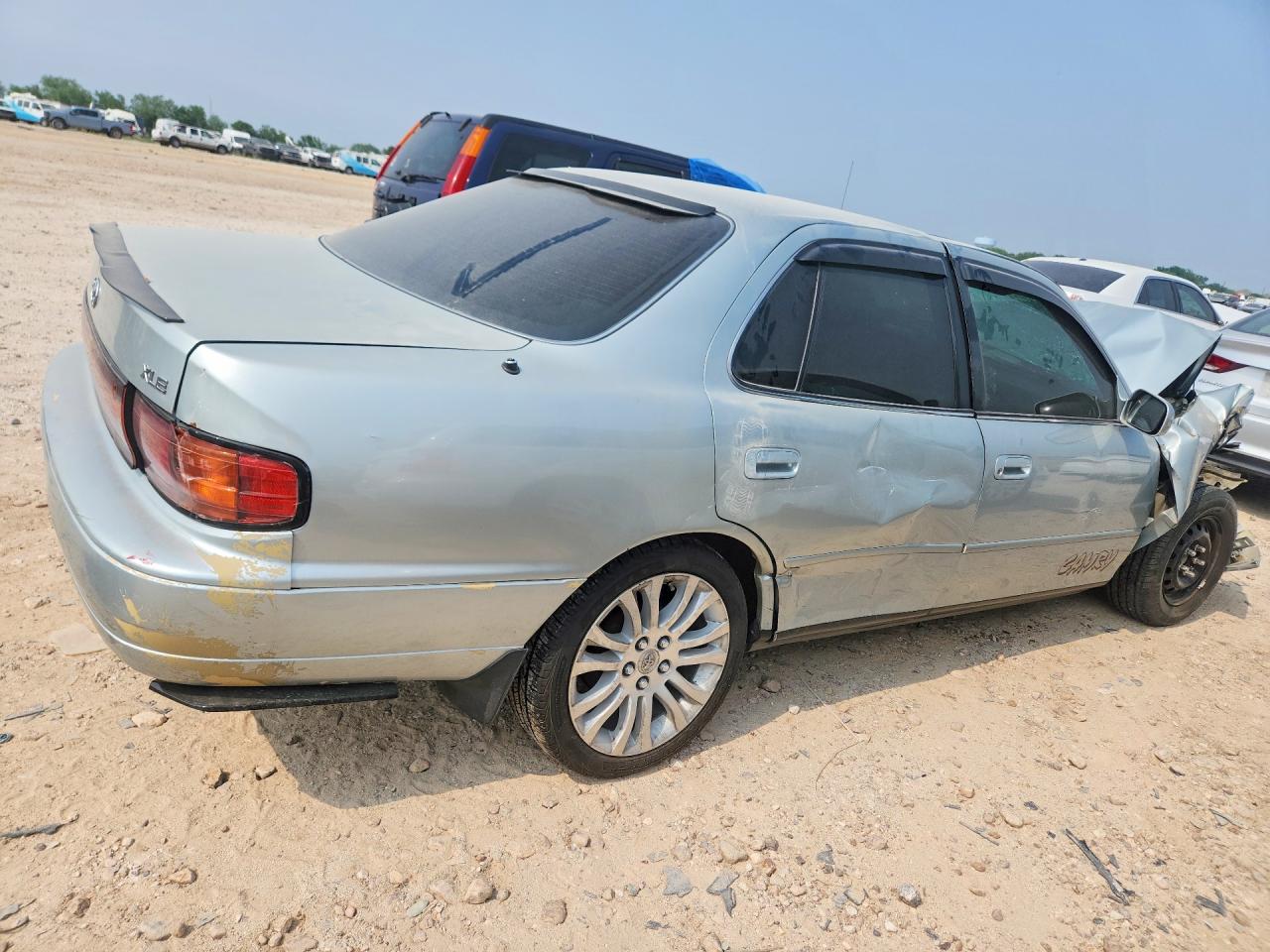 TOYOTA CAMRY 1994 — 4