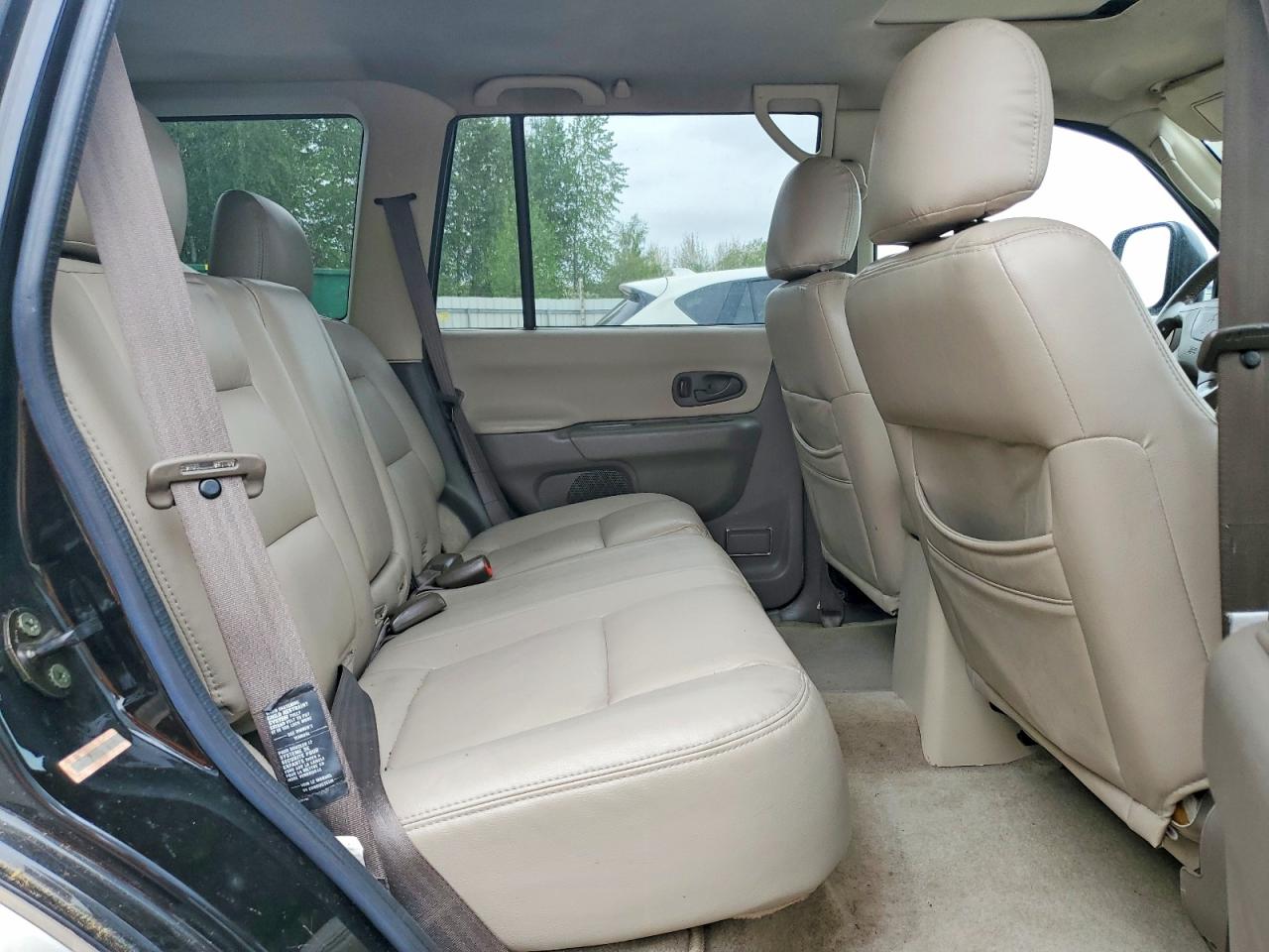MITSUBISHI MONTERO 2000 — 12