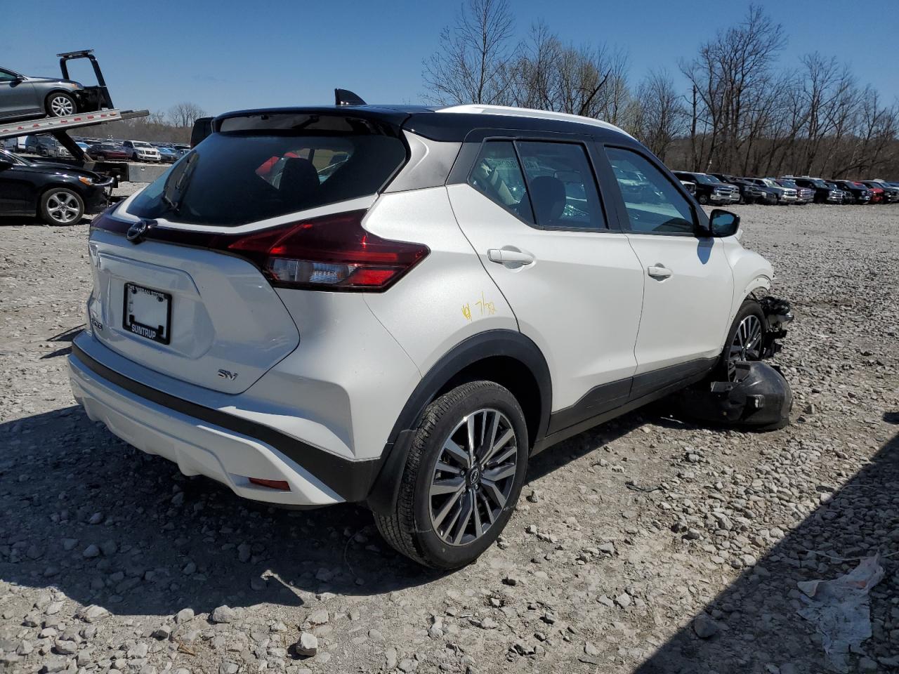NISSAN KICKS 2022 — 4