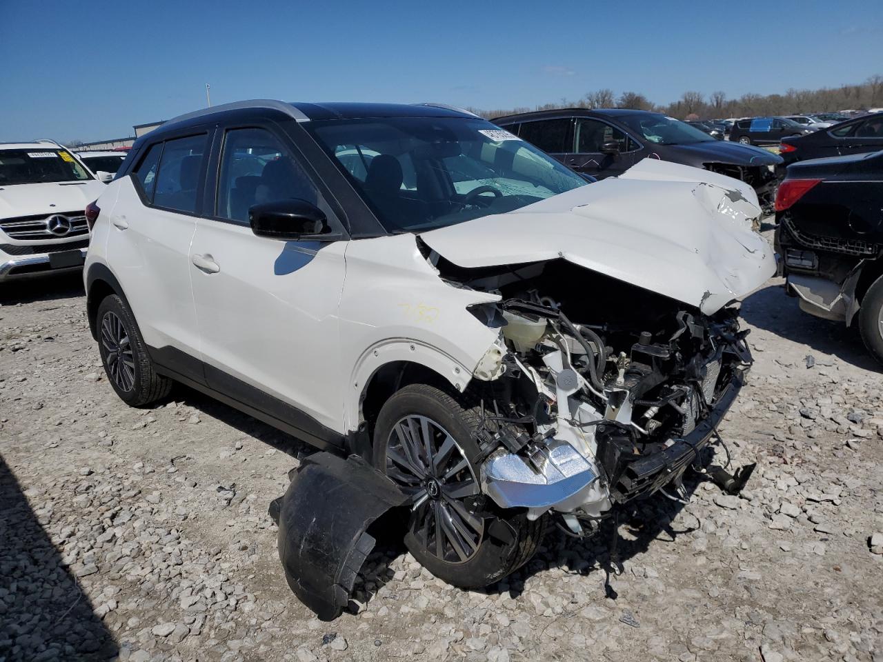 NISSAN KICKS 2022 — 5