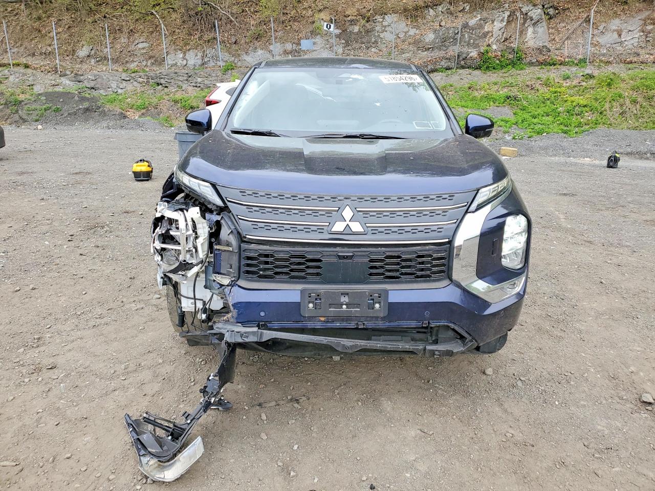 MITSUBISHI OUTLANDER 2022 — 6