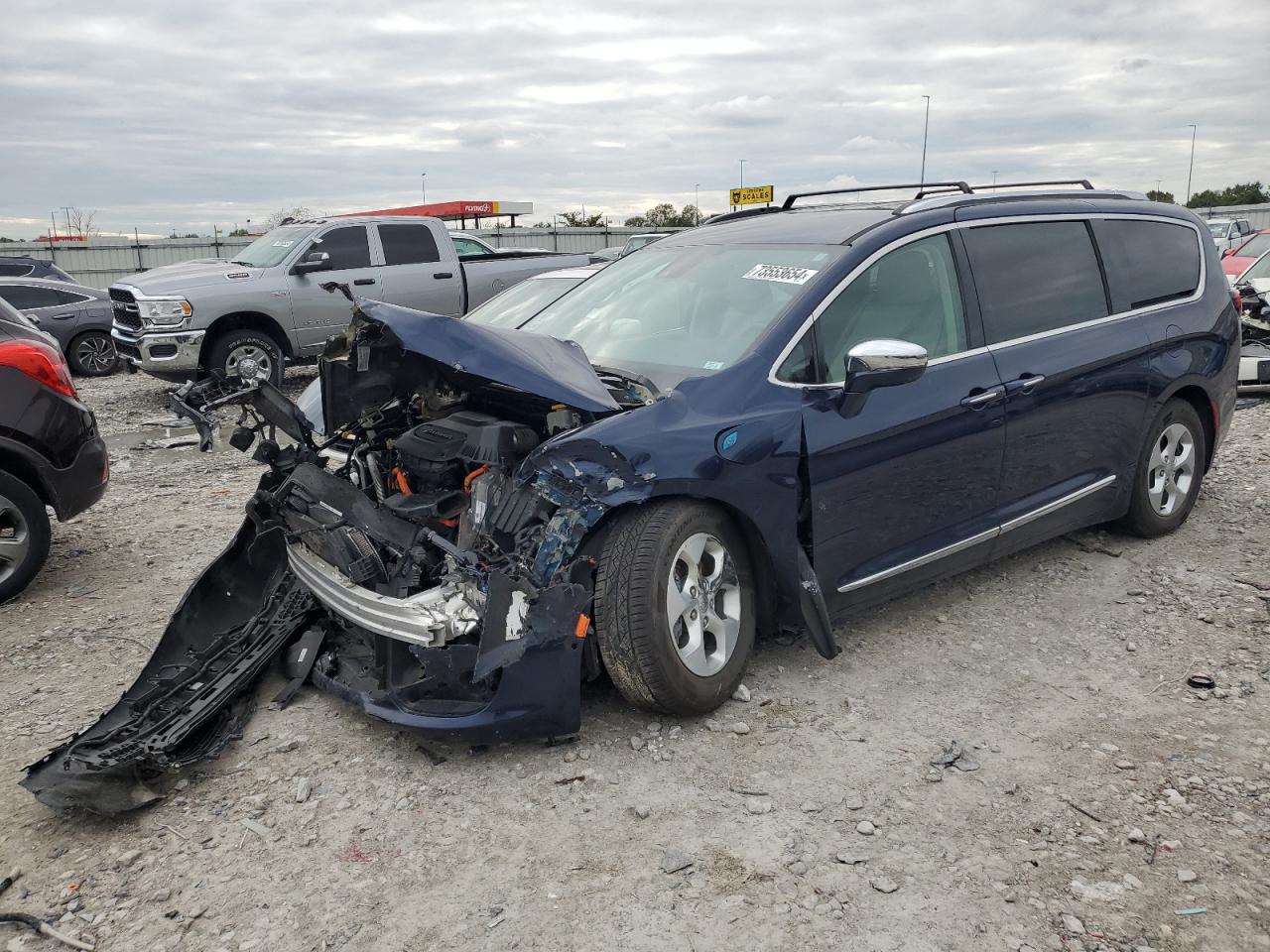 CHRYSLER PACIFICA 2017 — 2