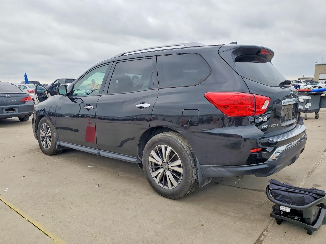 NISSAN PATHFINDER 2019 — 3