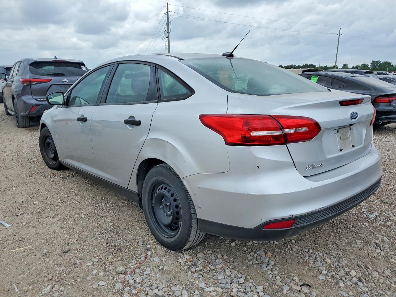 FORD FOCUS 2017 — 3