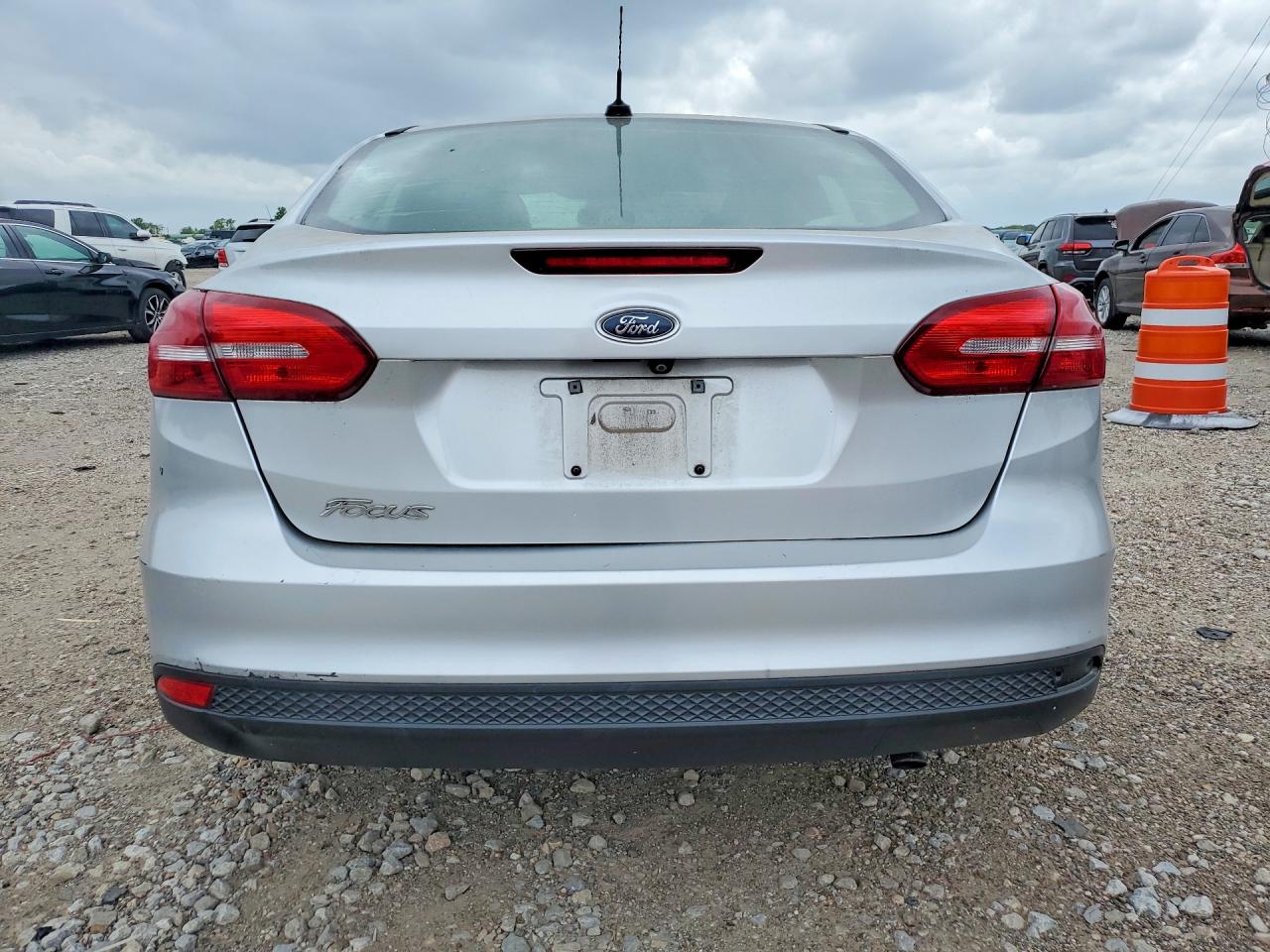 FORD FOCUS 2017 — 7