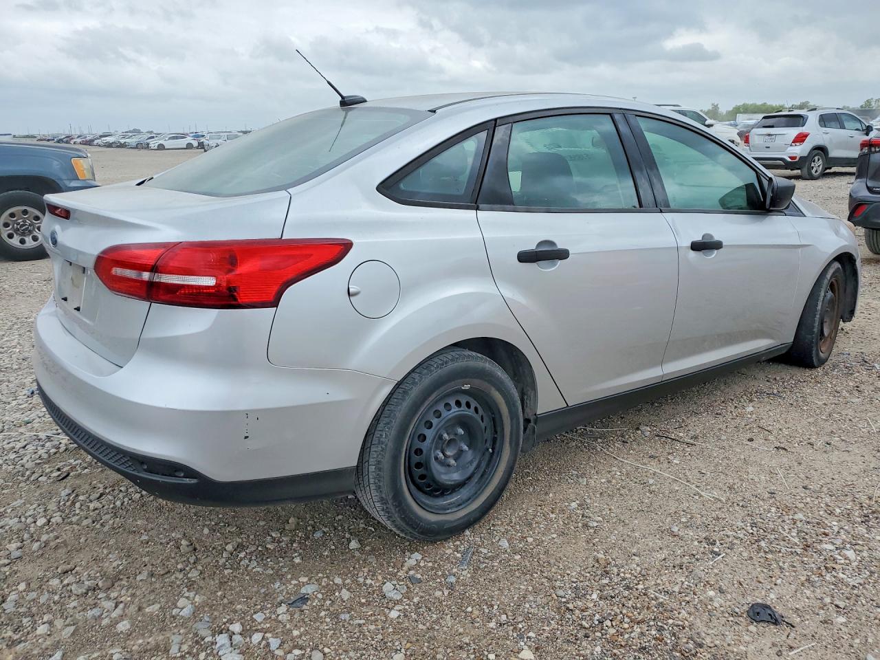 FORD FOCUS 2017 — 4