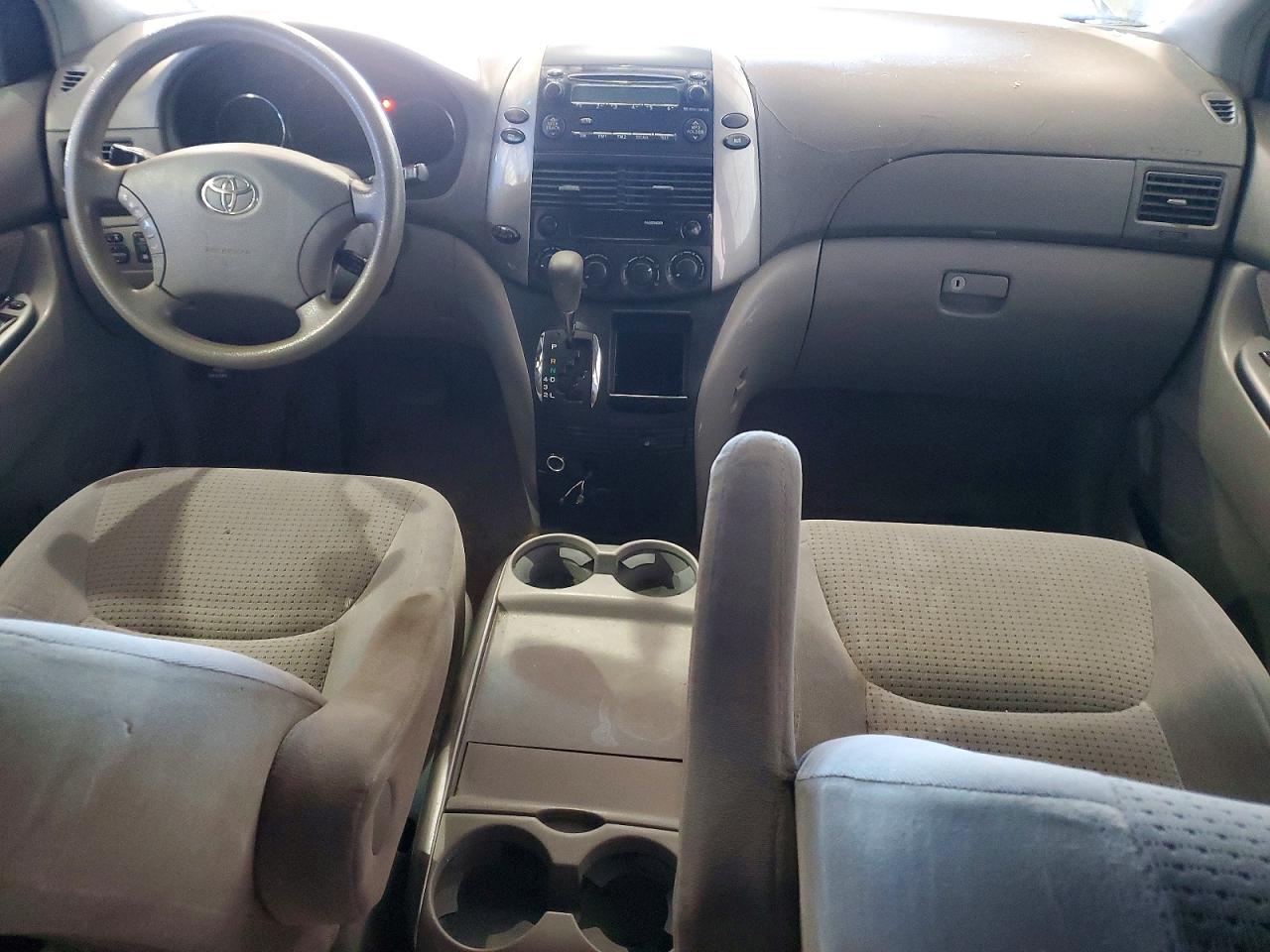 TOYOTA SIENNA 2005 — 8