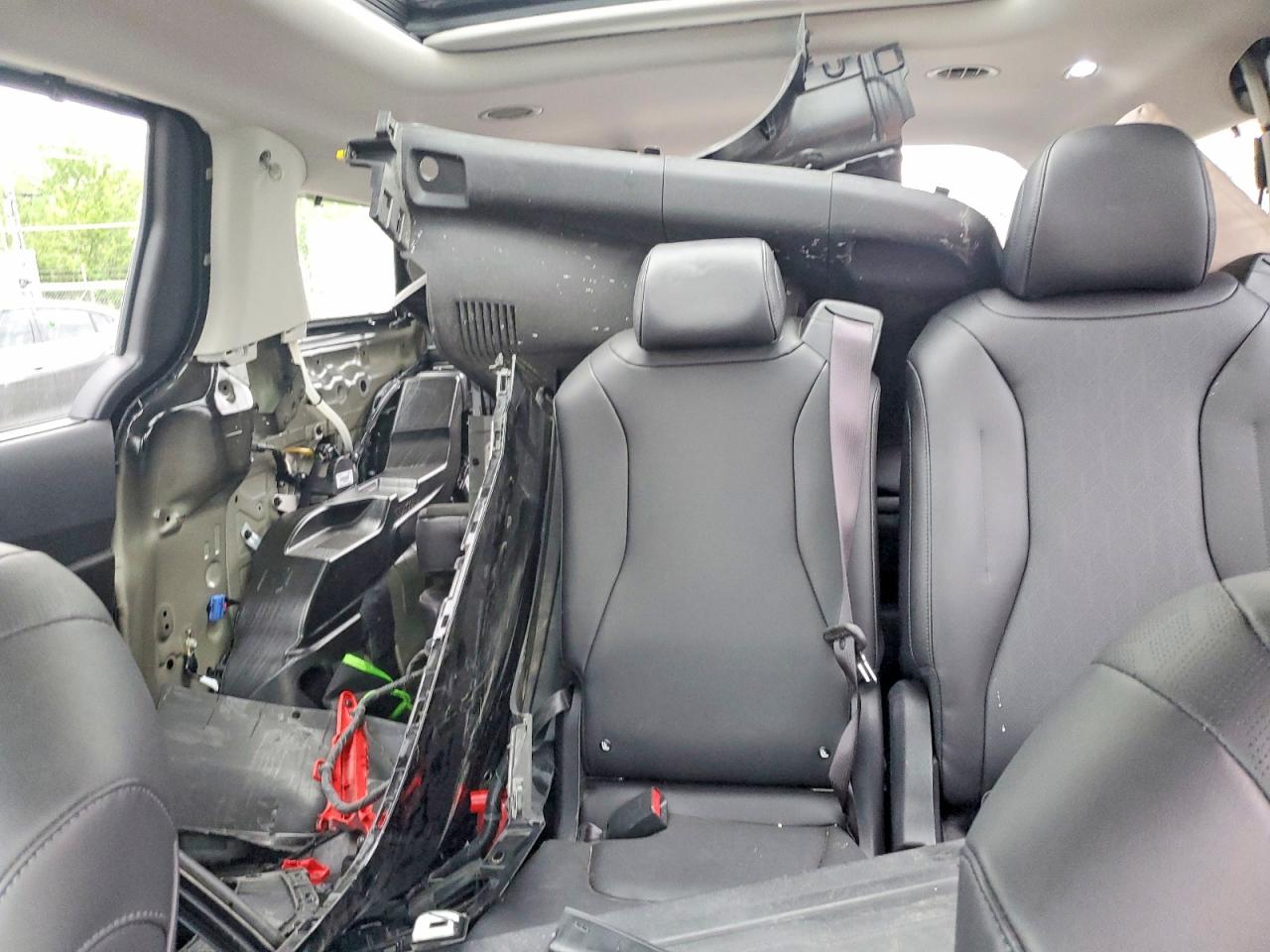 KIA CARNIVAL 2025 — 11