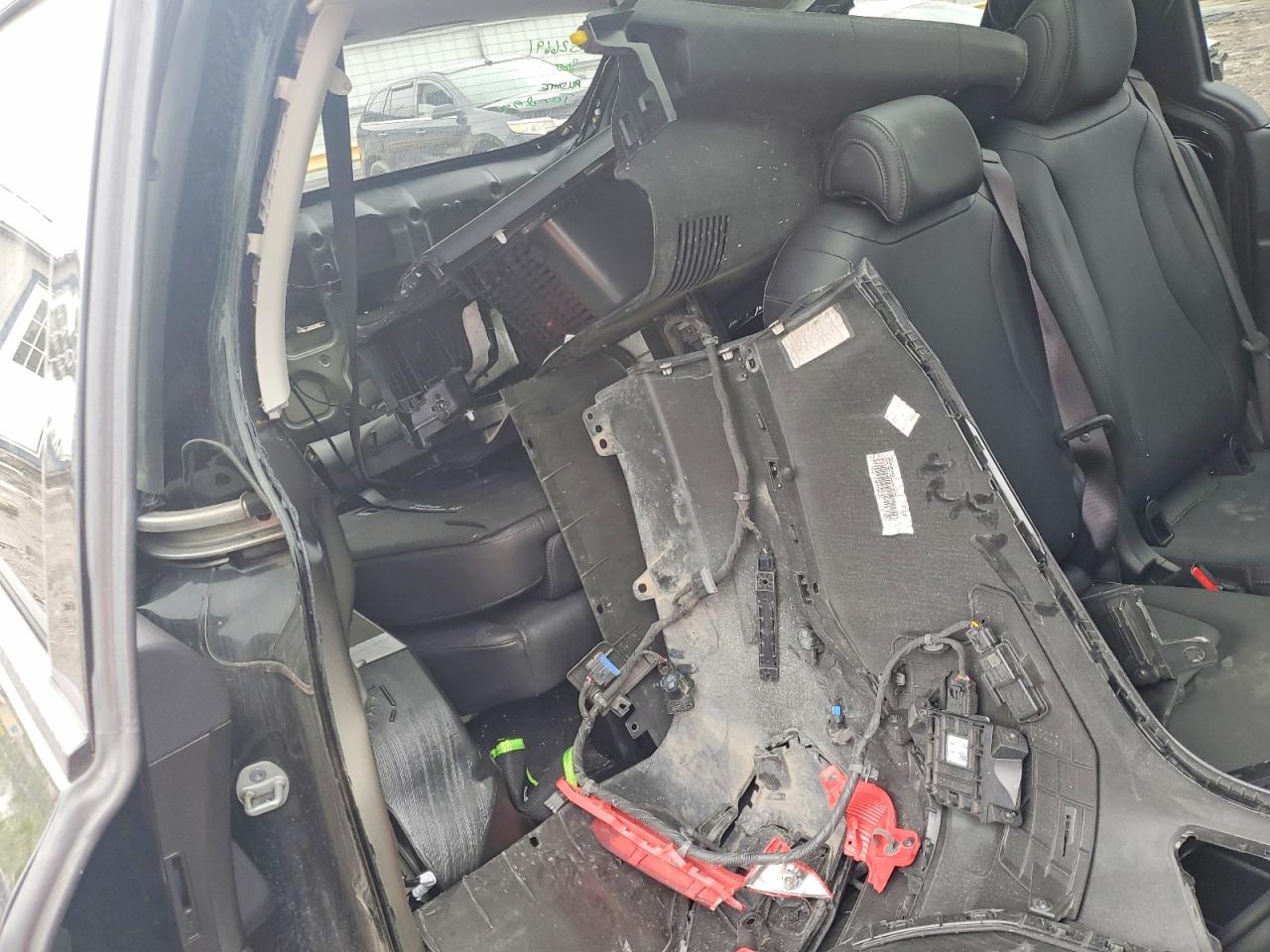 KIA CARNIVAL 2025 — 14