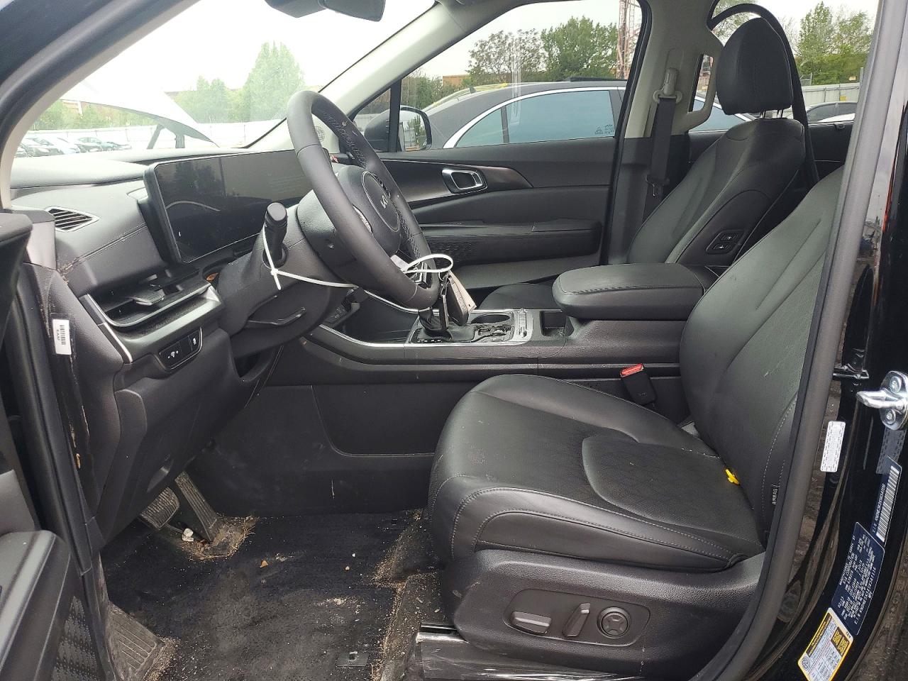 KIA CARNIVAL 2025 — 8