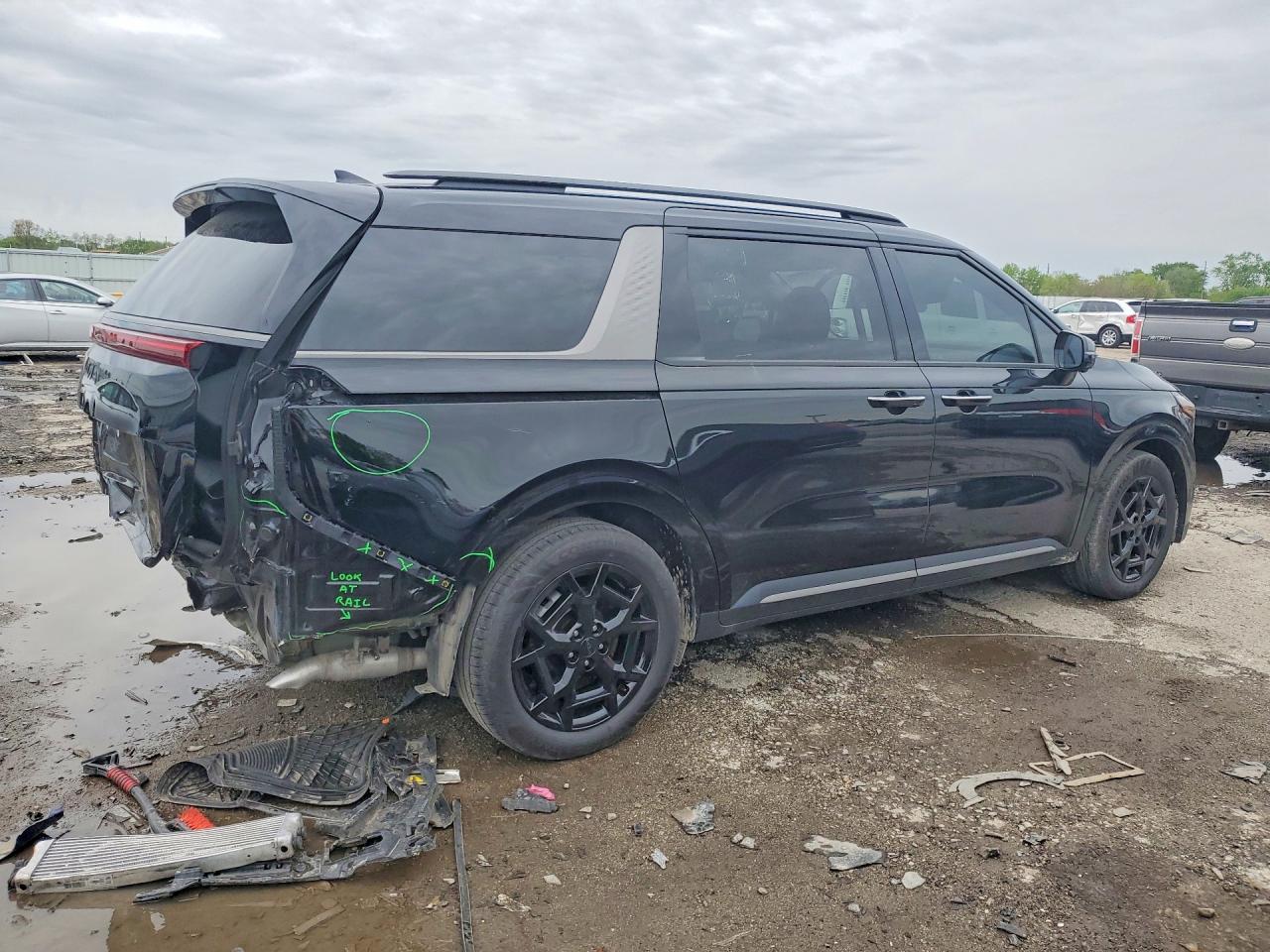 KIA CARNIVAL 2025 — 4