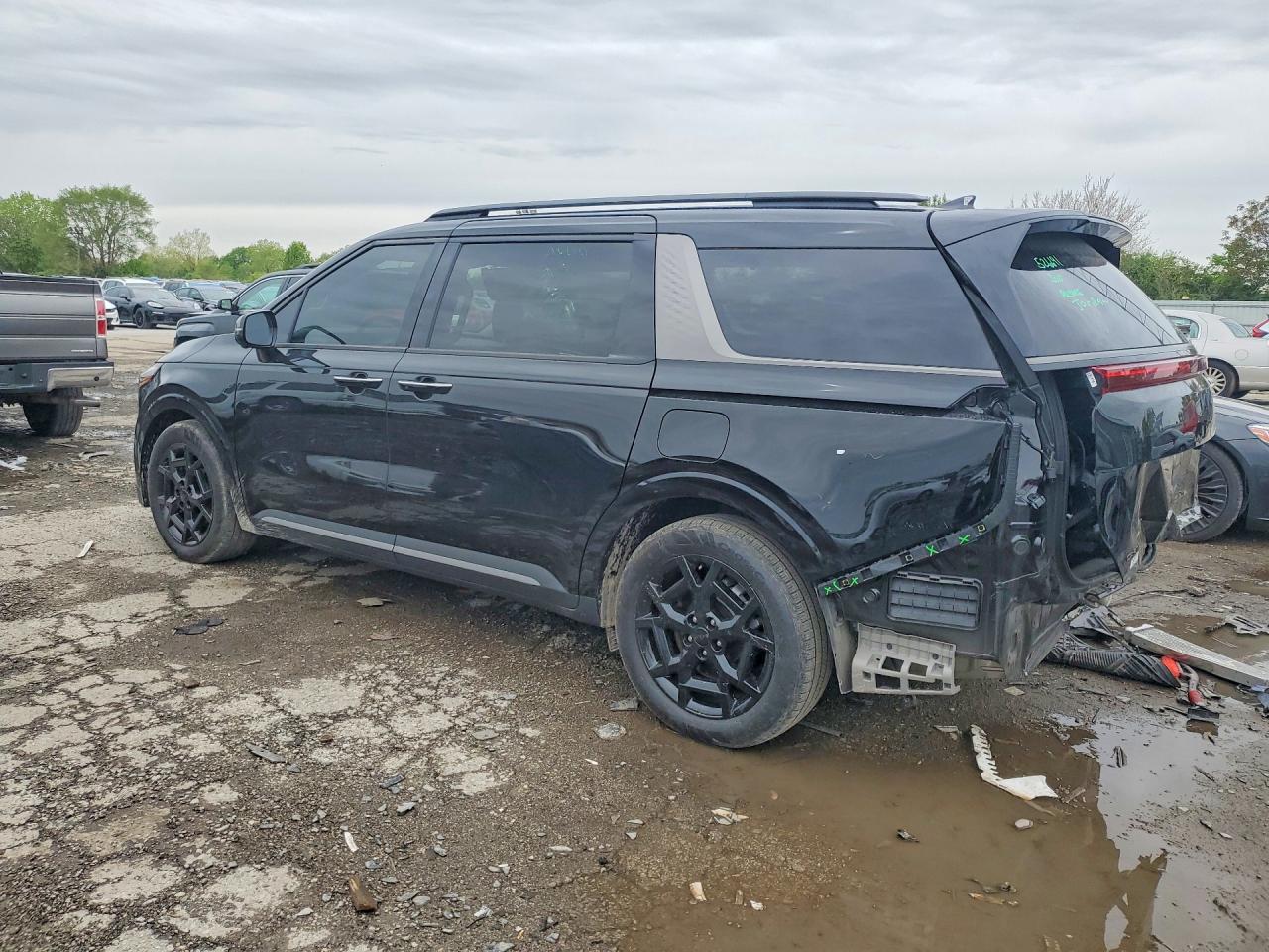 KIA CARNIVAL 2025 — 3