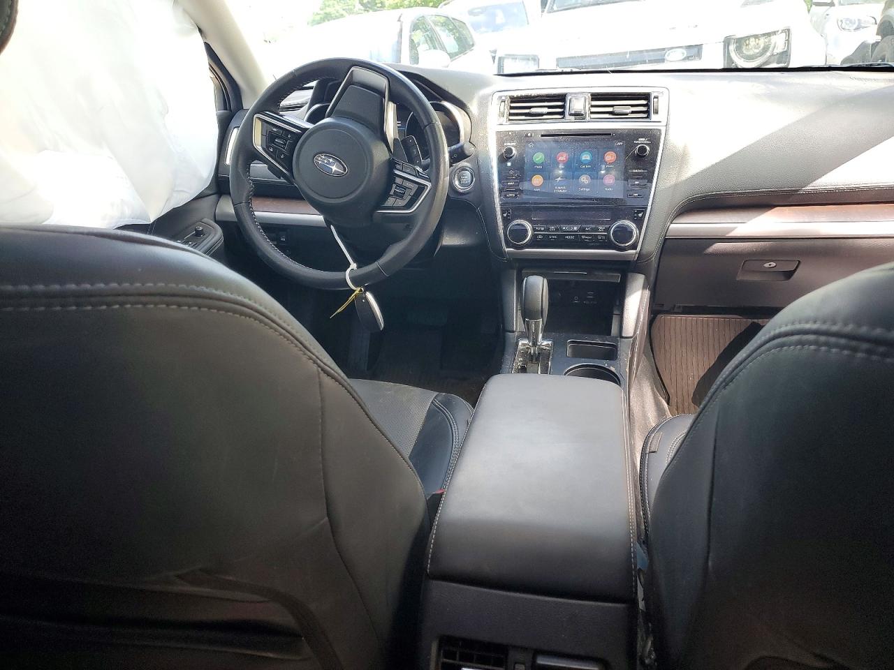 SUBARU OUTBACK 2019 — 9