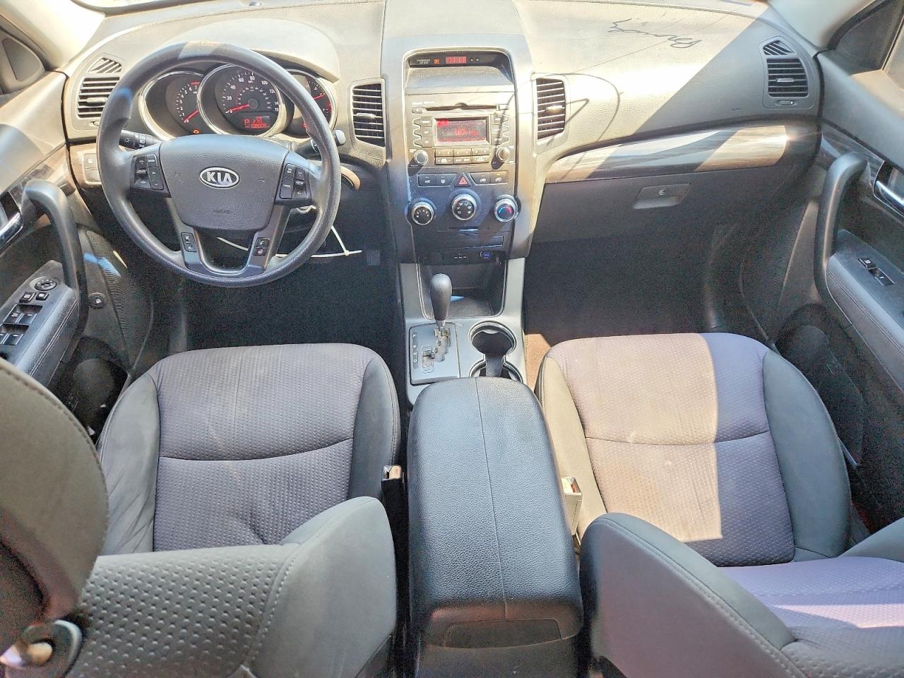 KIA SORENTO 2011 — 9