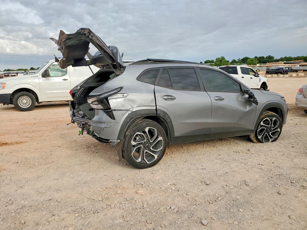 CHEVROLET TRAX 2025 — 4