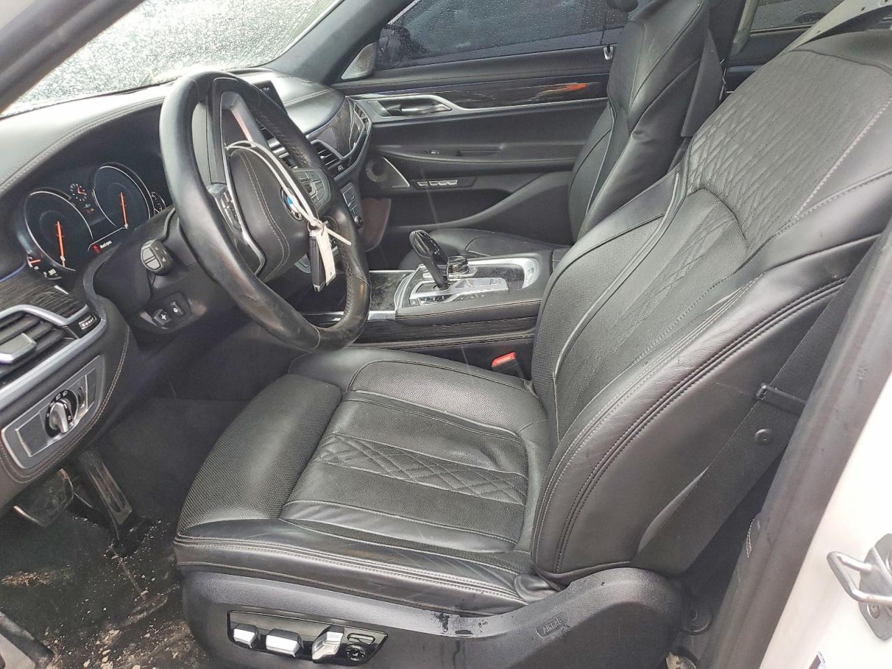 BMW 750 2018 — 8