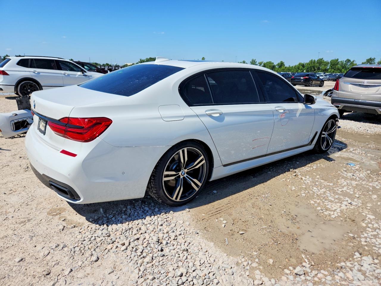 BMW 750 2018 — 4