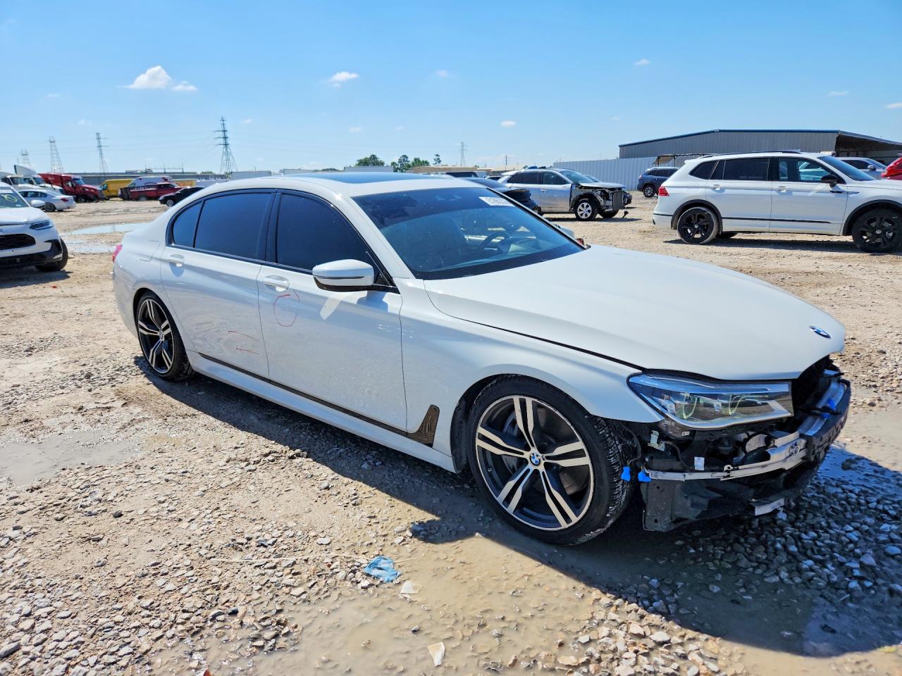 BMW 750 2018 — 5
