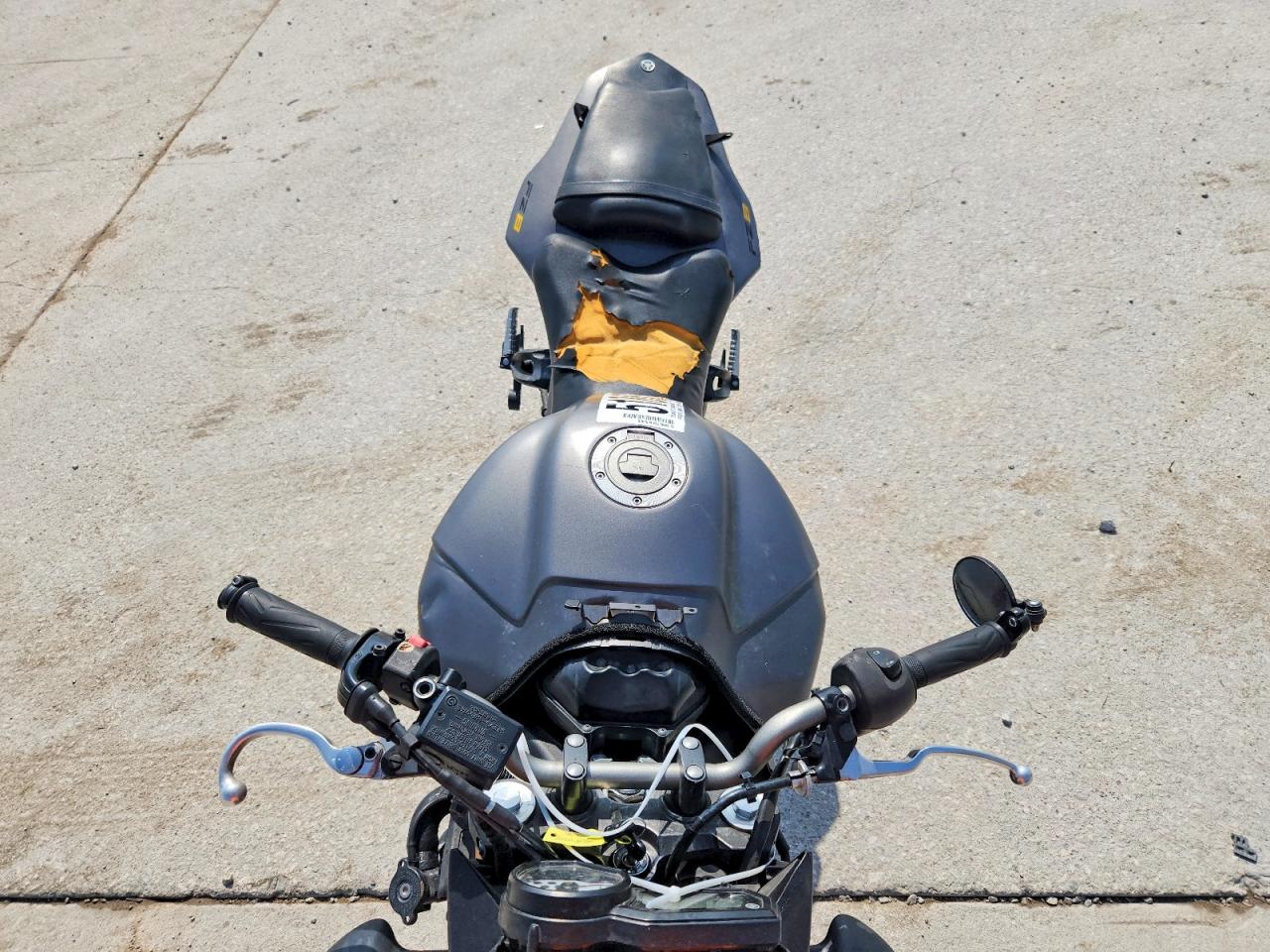 YAMAHA FZ8 2012 — 6
