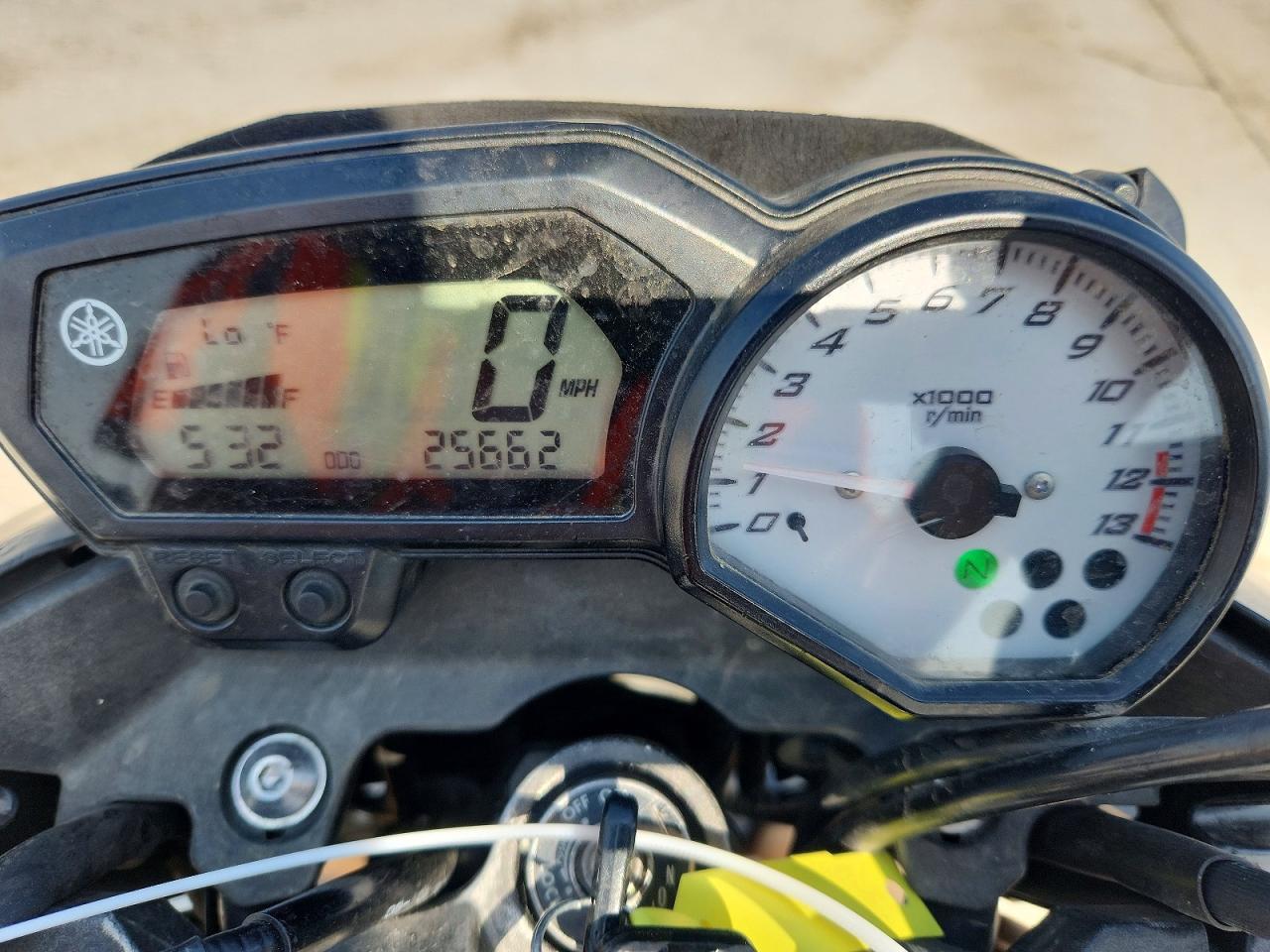 YAMAHA FZ8 2012 — 8