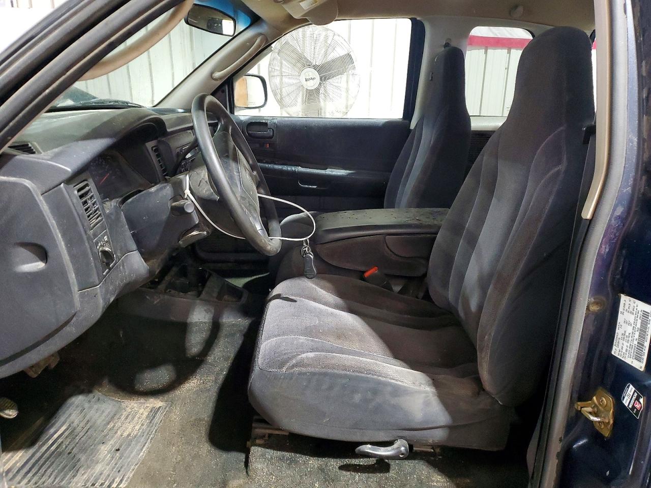DODGE DAKOTA 2002 — 8