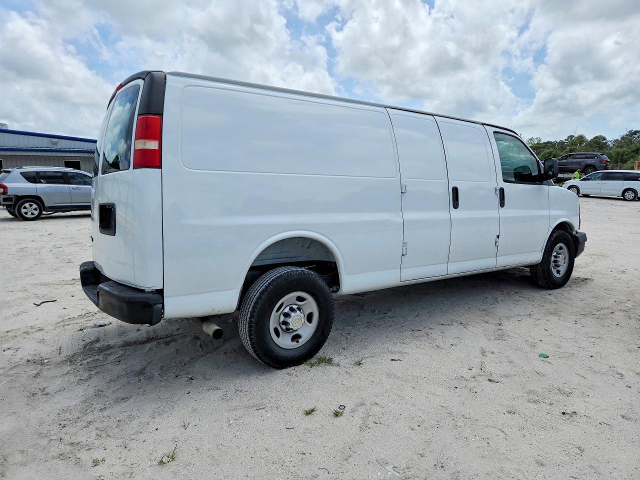CHEVROLET EXPRESS G2500 2013 — 4