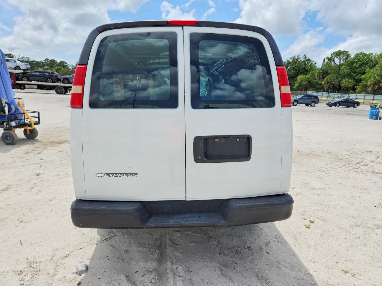 CHEVROLET EXPRESS G2500 2013 — 7