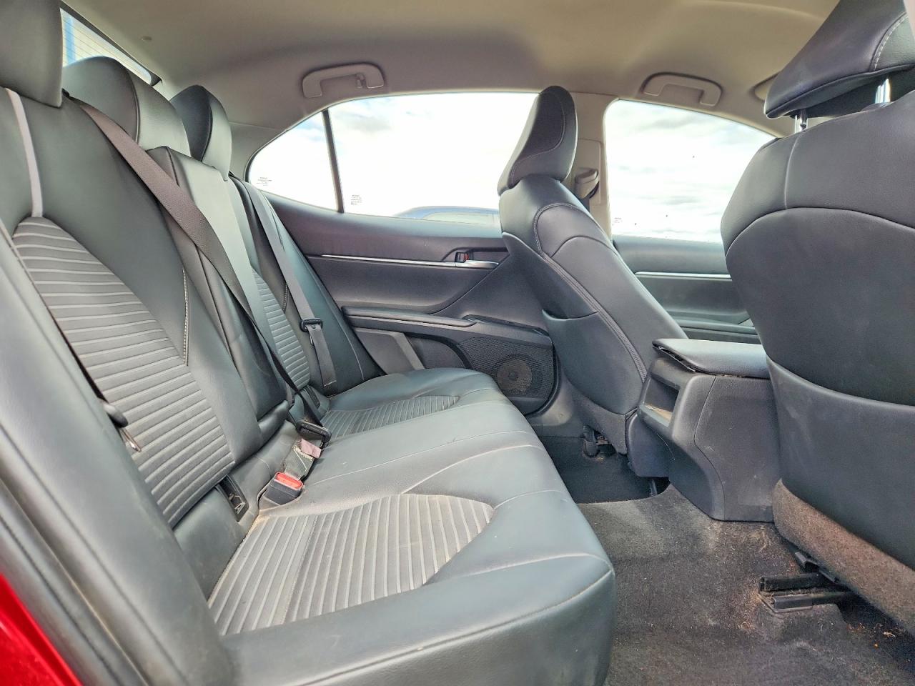 TOYOTA CAMRY 2018 — 11
