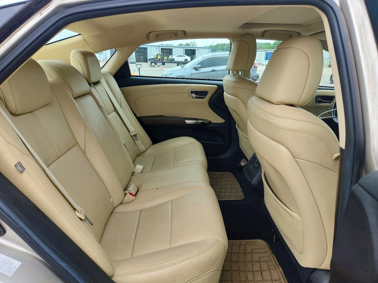TOYOTA AVALON 2015 — 11