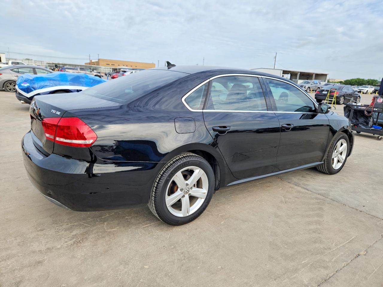 VOLKSWAGEN PASSAT 2014 — 4