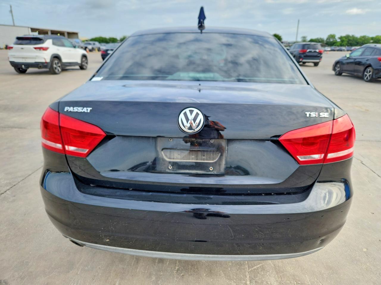 VOLKSWAGEN PASSAT 2014 — 7