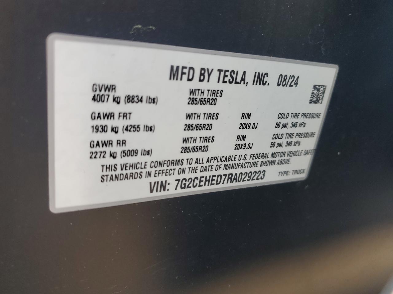 TESLA CYBERTRUCK 2024 — 14