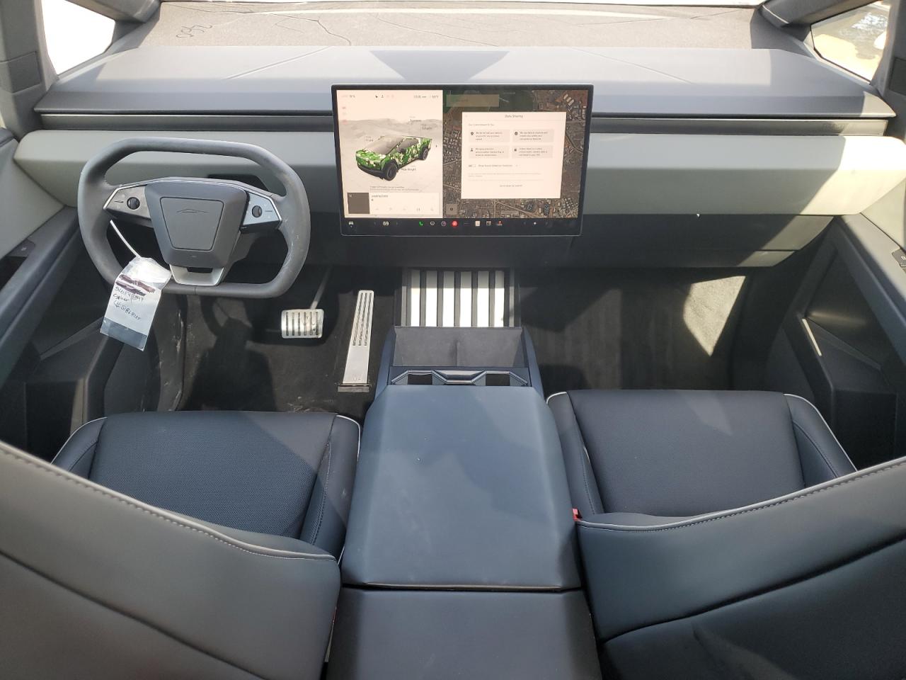 TESLA CYBERTRUCK 2024 — 9