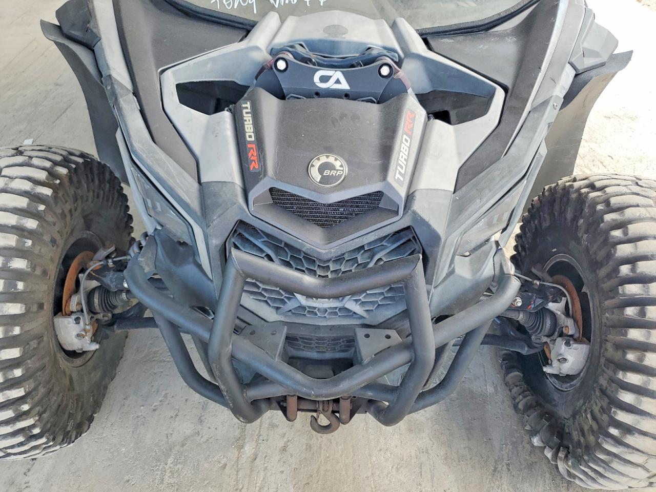 CAN-AM MAVERICK 2022 — 8