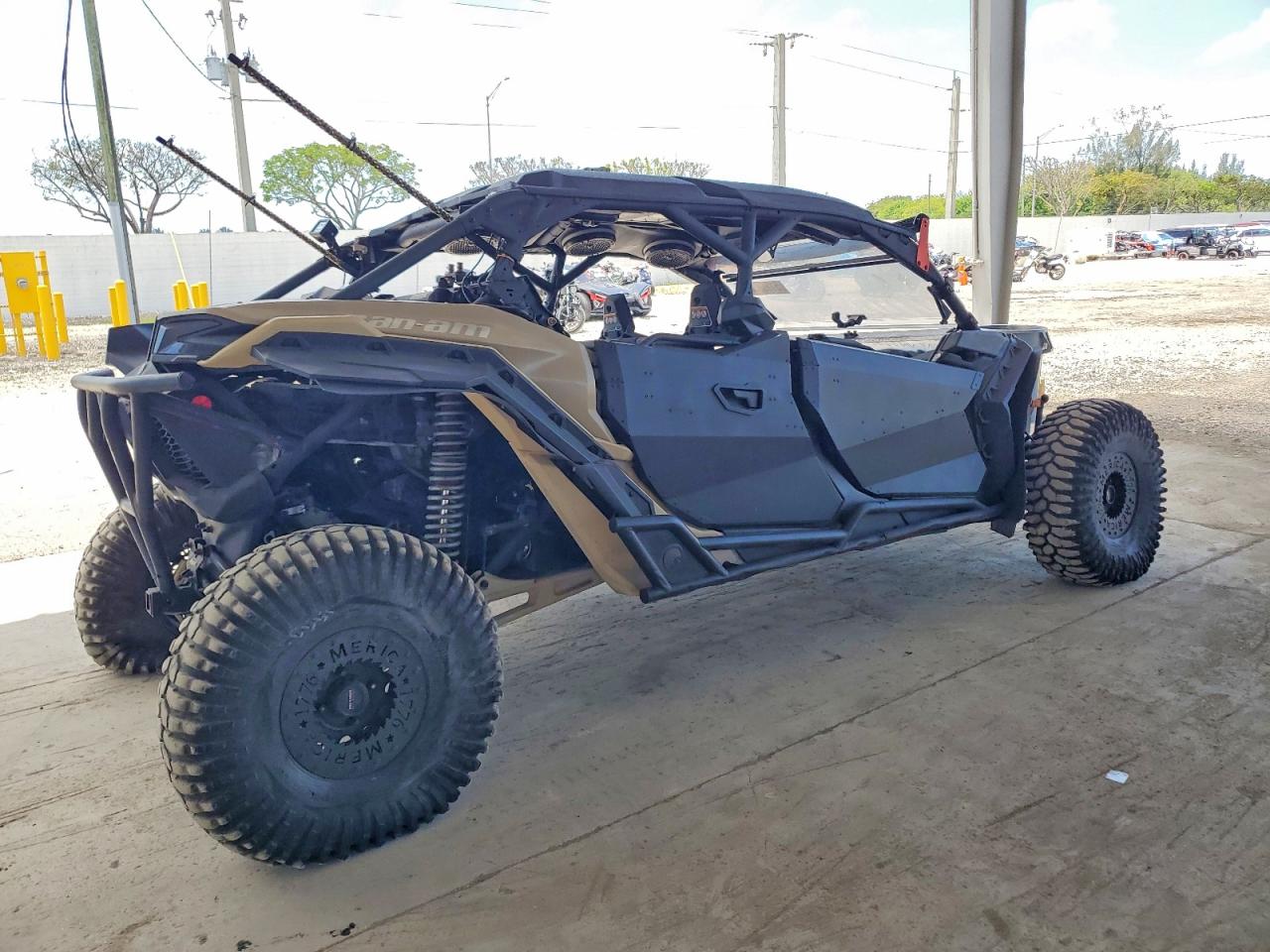CAN-AM MAVERICK 2022 — 5