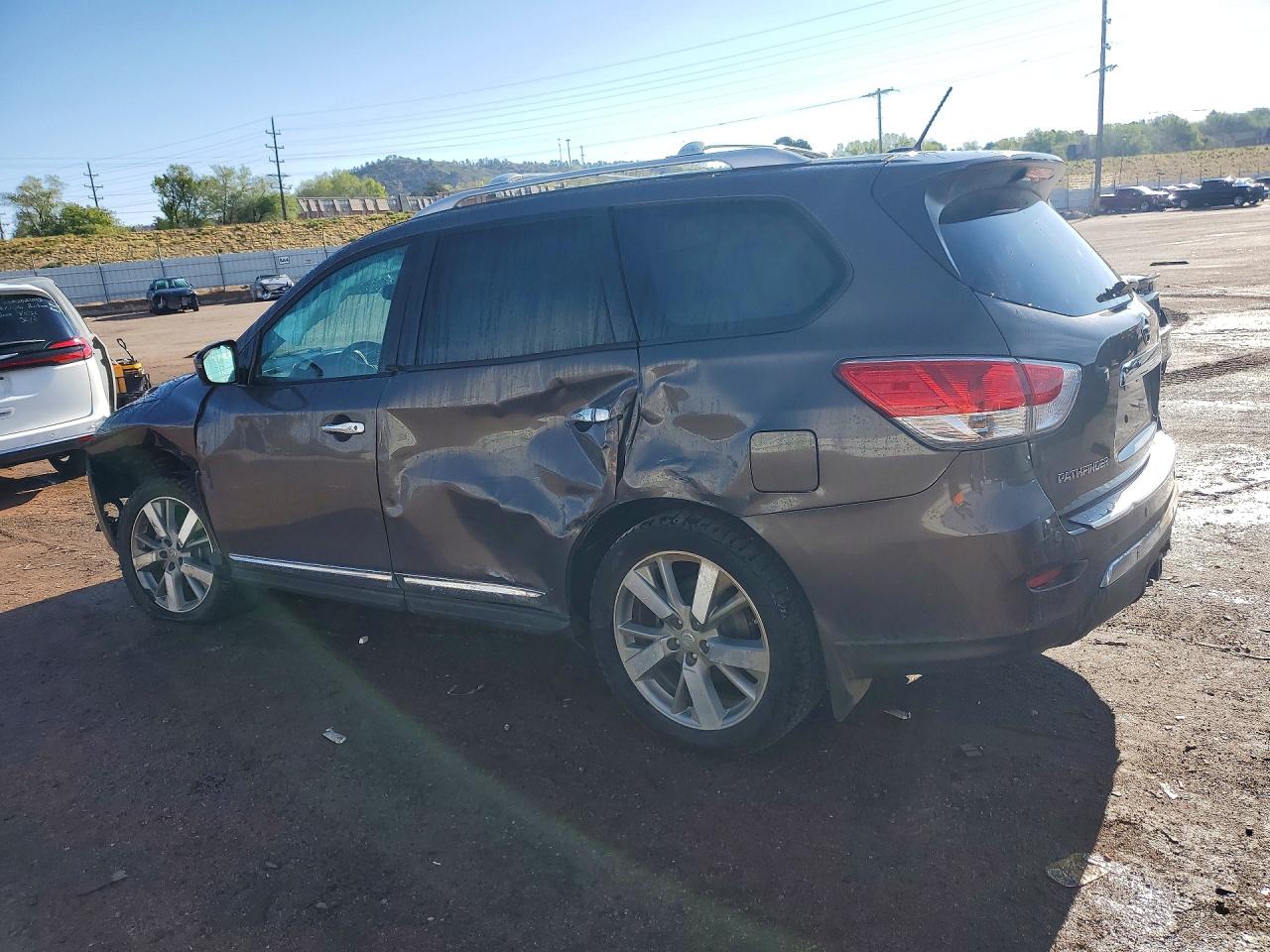 NISSAN PATHFINDER 2016 — 3