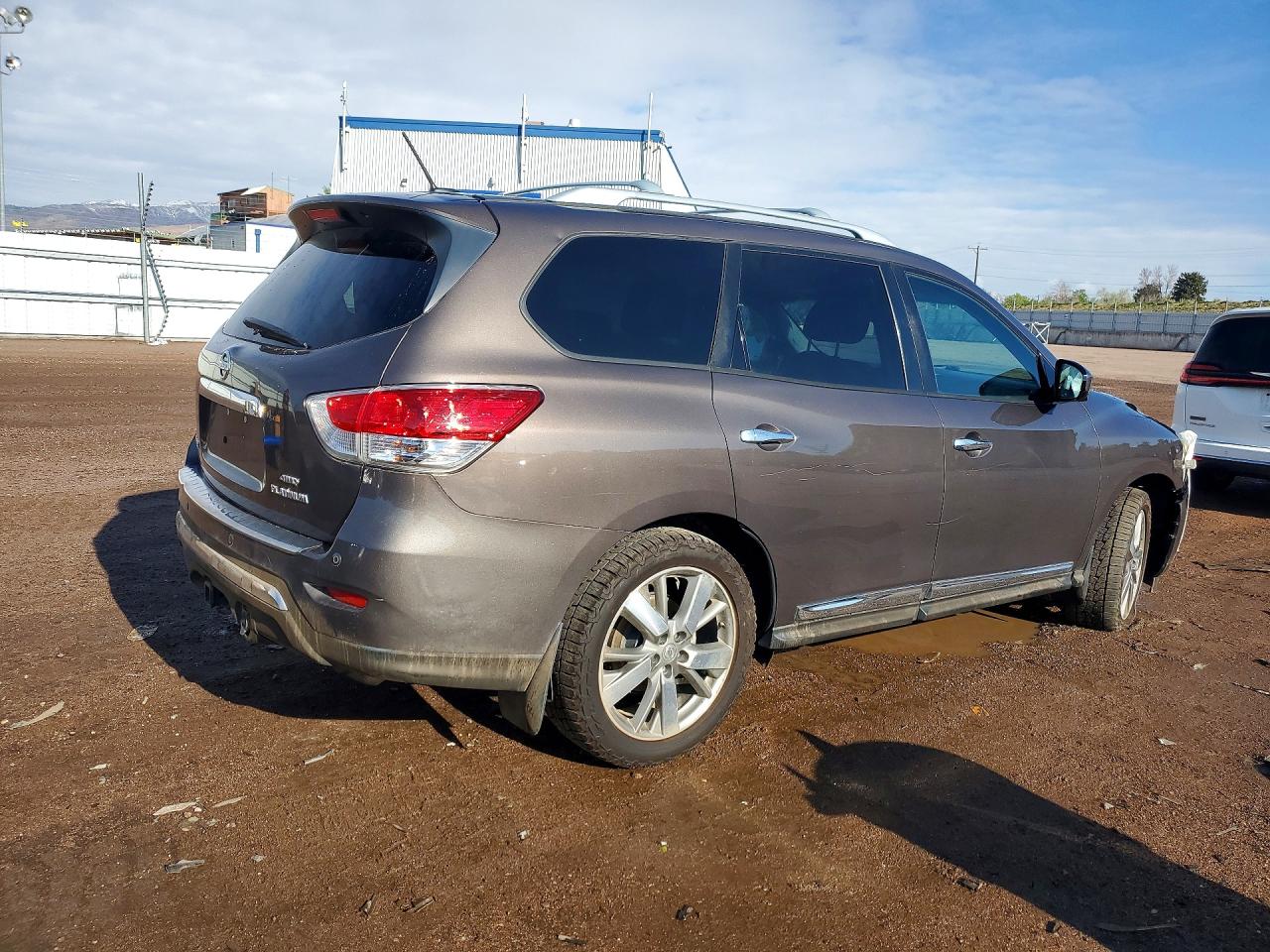 NISSAN PATHFINDER 2016 — 4